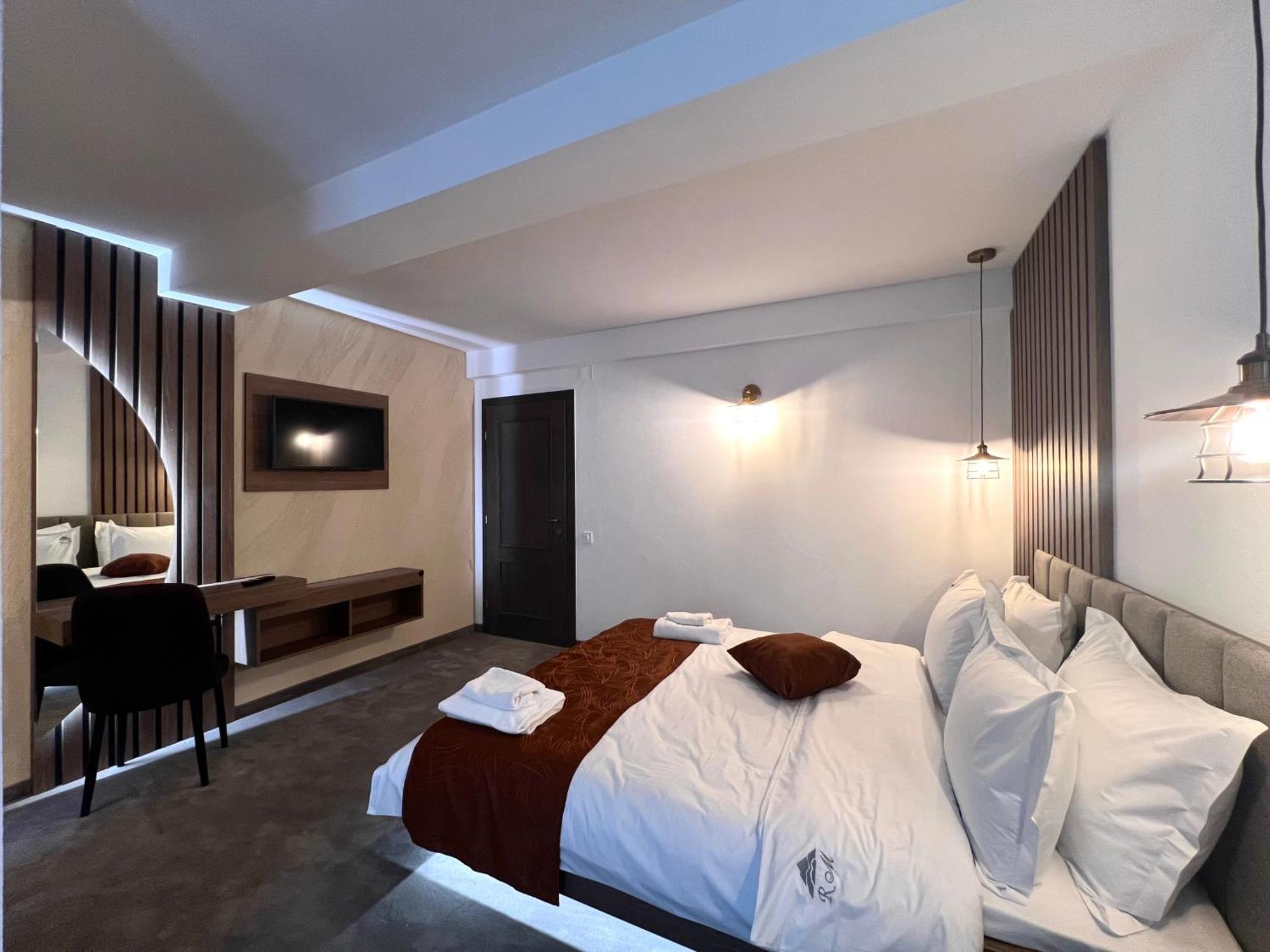 Hotel Regina Muntilor A Moeciu De Sus Esterno foto