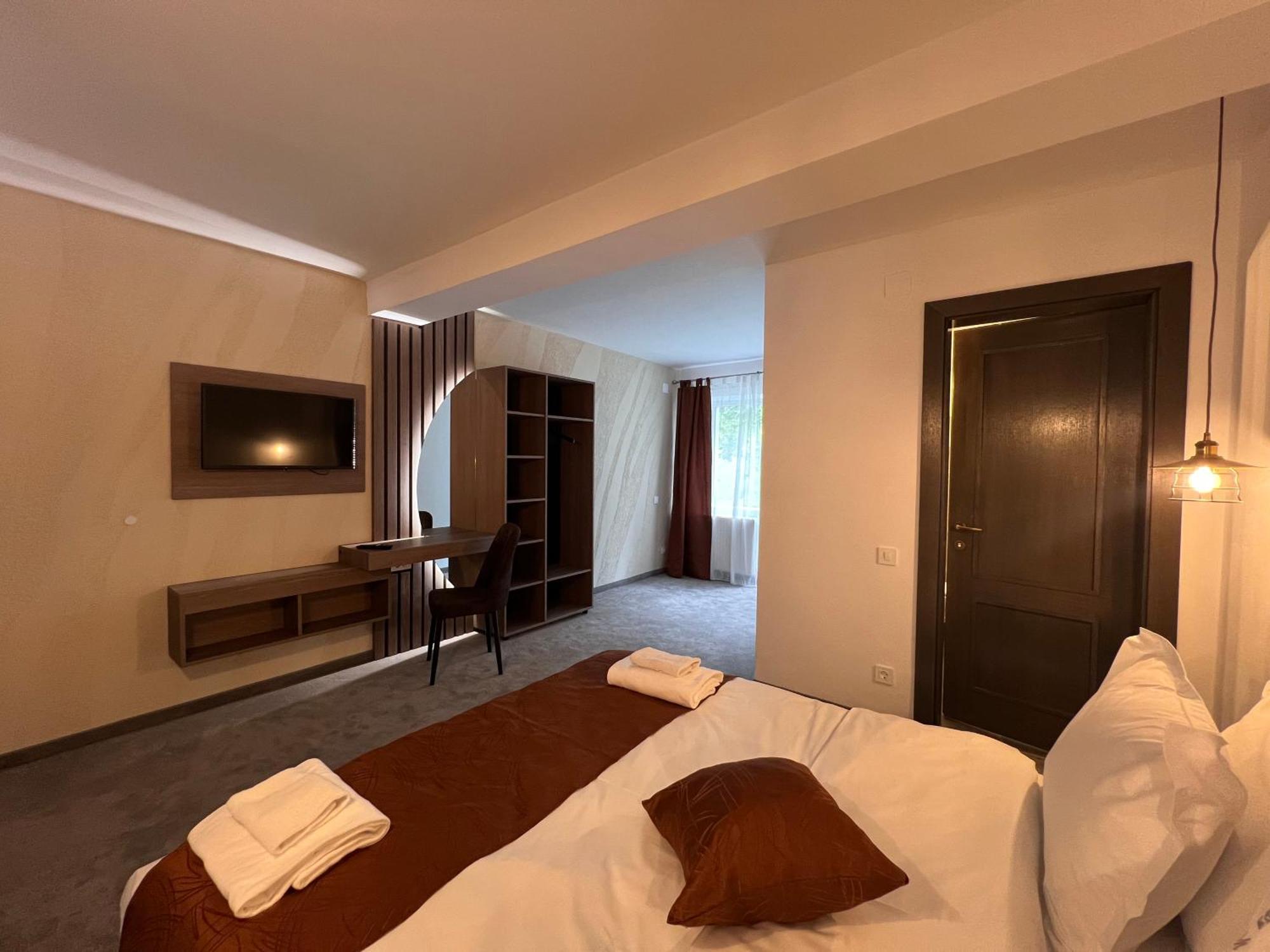Hotel Regina Muntilor A Moeciu De Sus Esterno foto