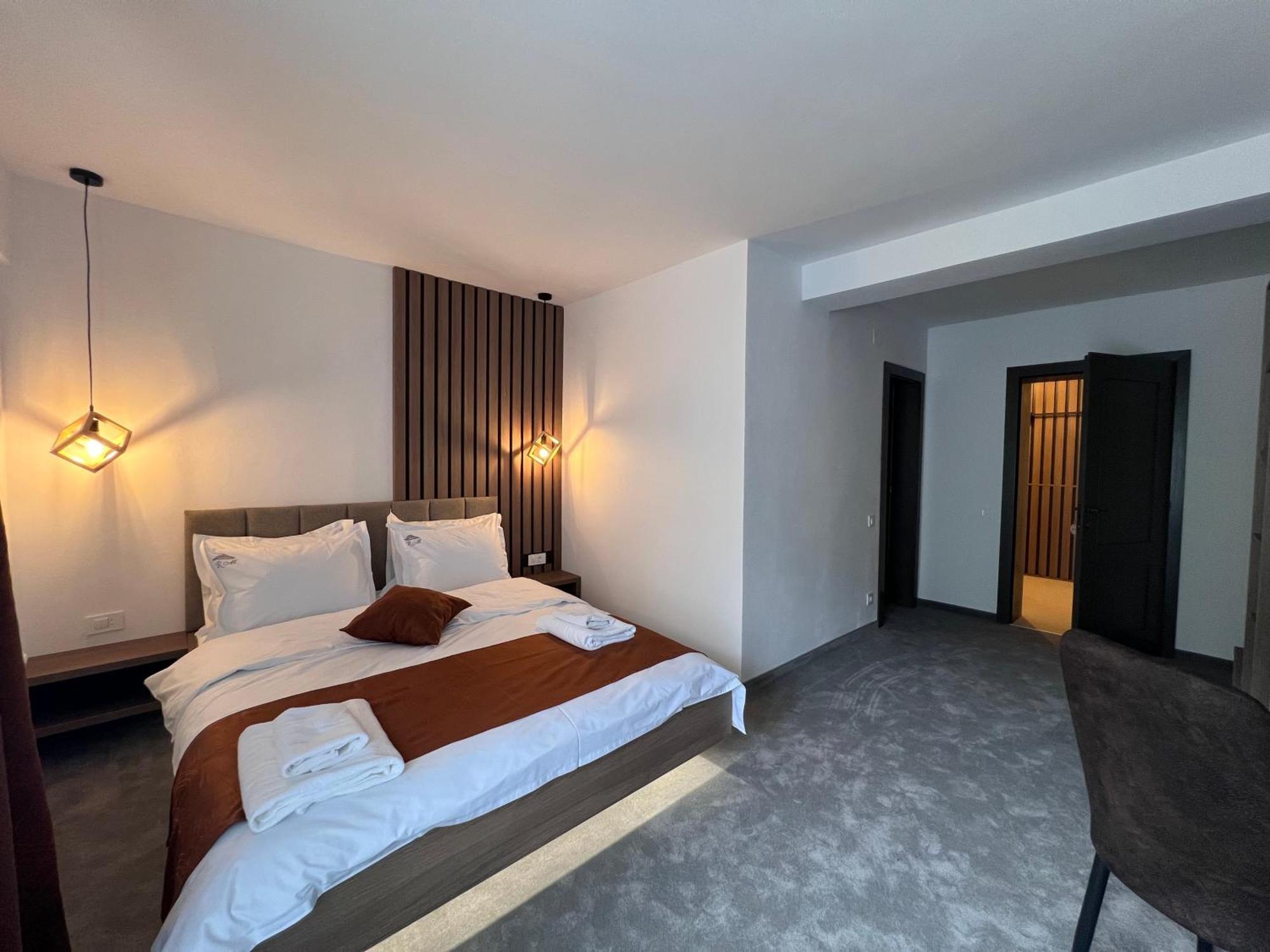 Hotel Regina Muntilor A Moeciu De Sus Esterno foto